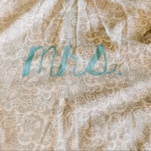 Honeydew NWT “Mrs” Hoodie in lace print size L